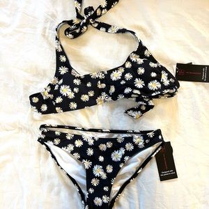 NWT  Black Daisy Bikini